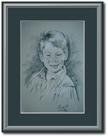 <a href="Preisliste.php#preise_kohle">» zur Preisliste</a><br /><br /><a href="Techniken.php#kohle">» Technik: Kohle</a> Kinderportrait